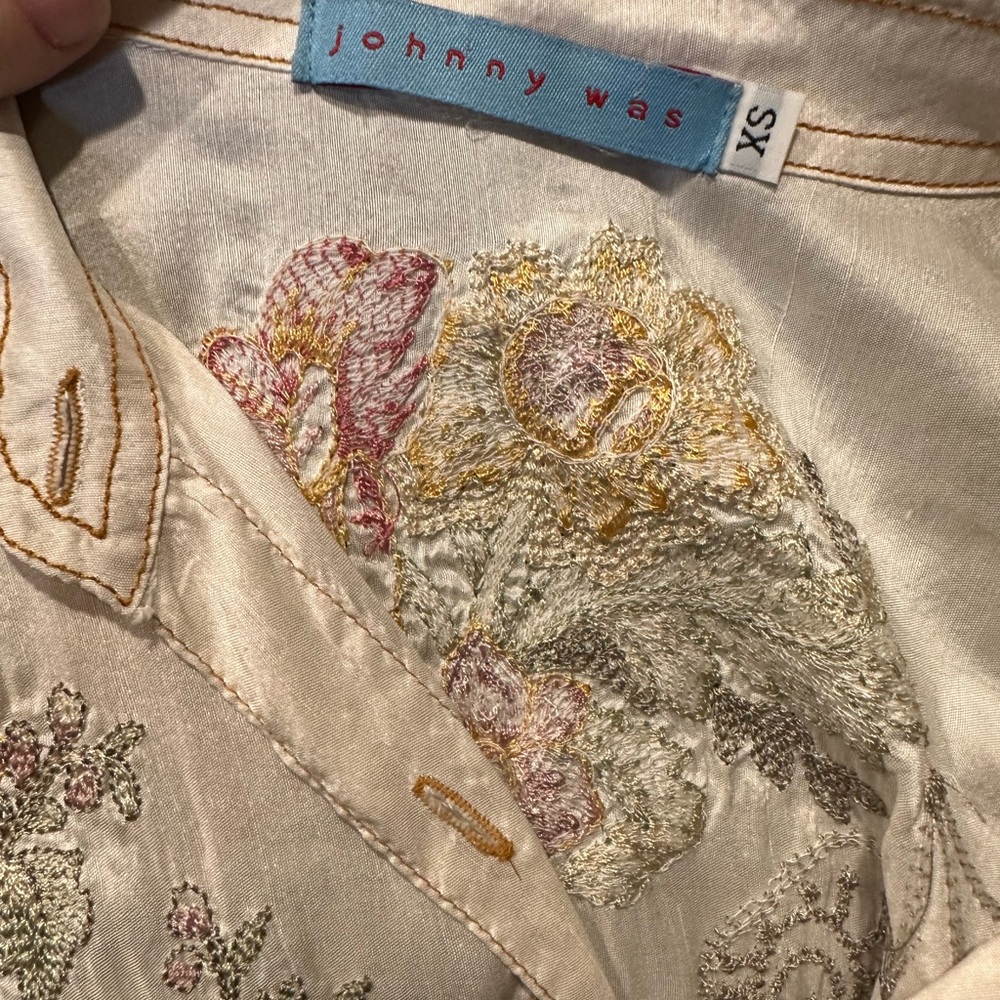 Johnny was Embroidered silk Cream Blouse - Picture 9 of 10